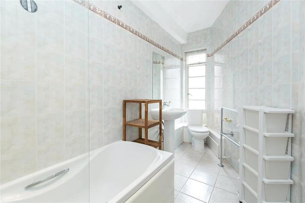 King-Sized Studio, 6Th Floor + Lift, Regent'S Park Лондон Екстериор снимка